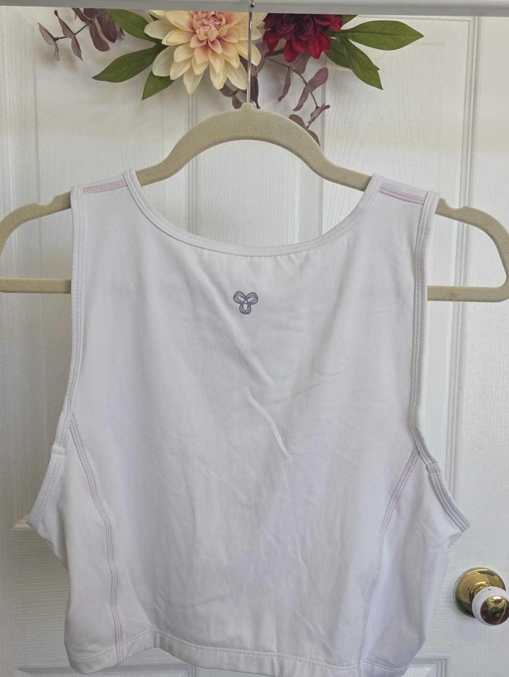Aritzia White Tank Top with Lavender Contrast Stitching Size XL